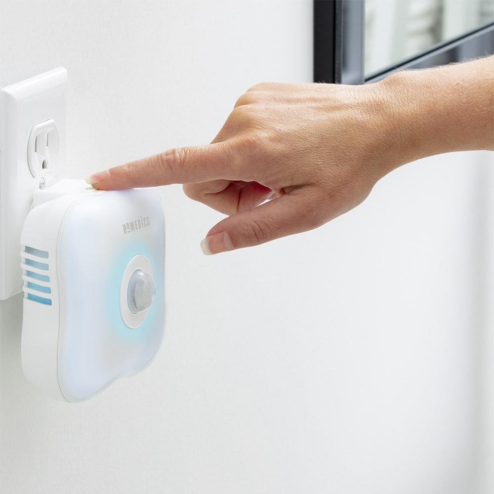 TotalClean® Personal UV Air Sanitizer - Image 4